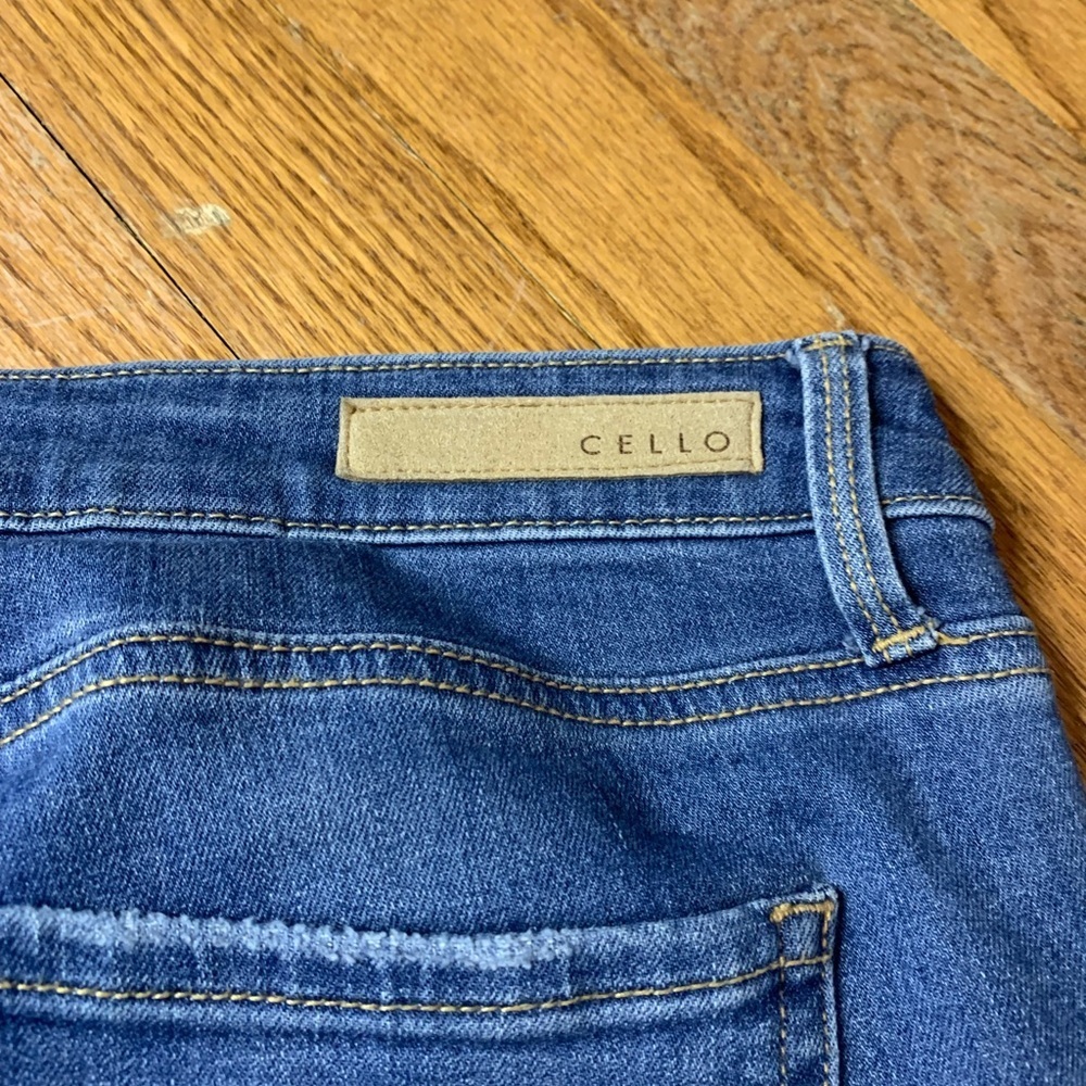 Cello Mid-Rise Distressed Skinny Jeans | Raw Hem Ankle Denim | Size 9 - Picture 5 of 9